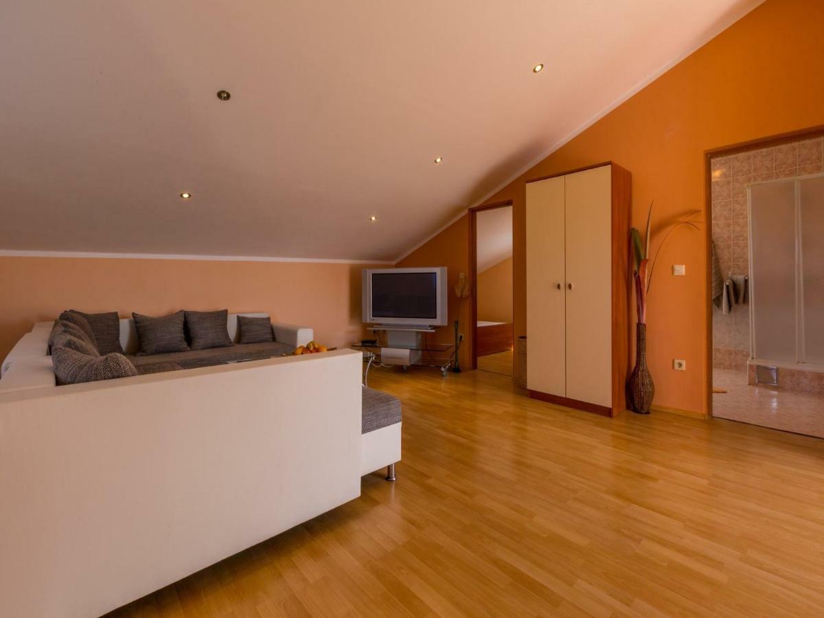Apartments Alin Dramalj Extérieur photo