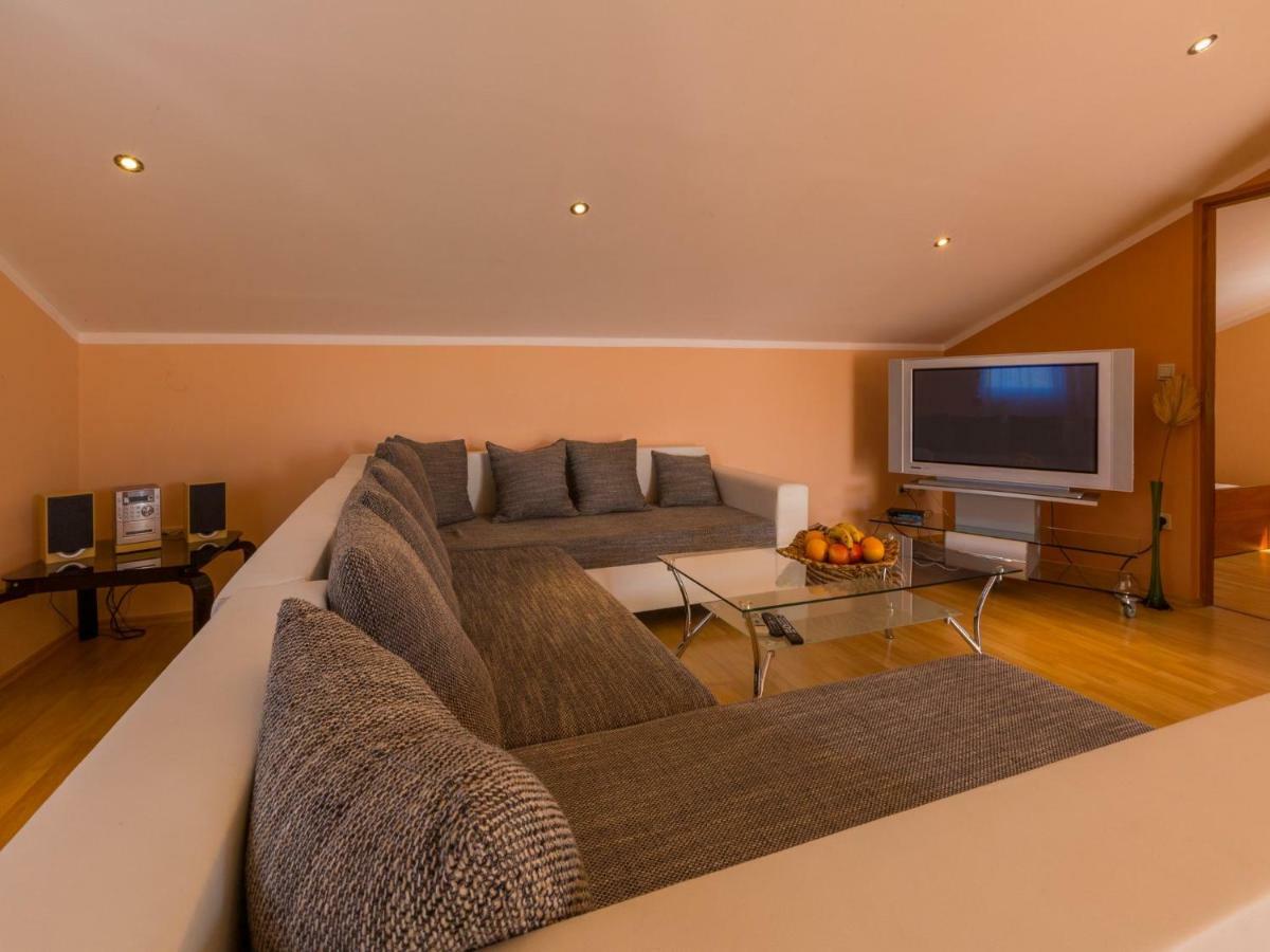 Apartments Alin Dramalj Extérieur photo